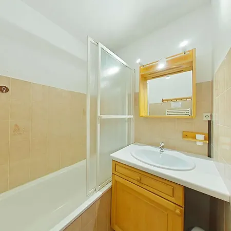 2 Pieces + Cabine, Proche Pistes Et Centre, Parking Inclus - - Fr-1-241-212 Appartement